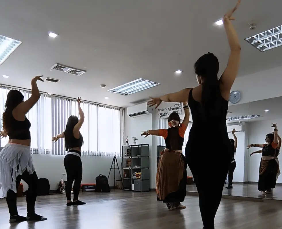 Clase de FCBD Style en Caracas — Troupe Al Meira